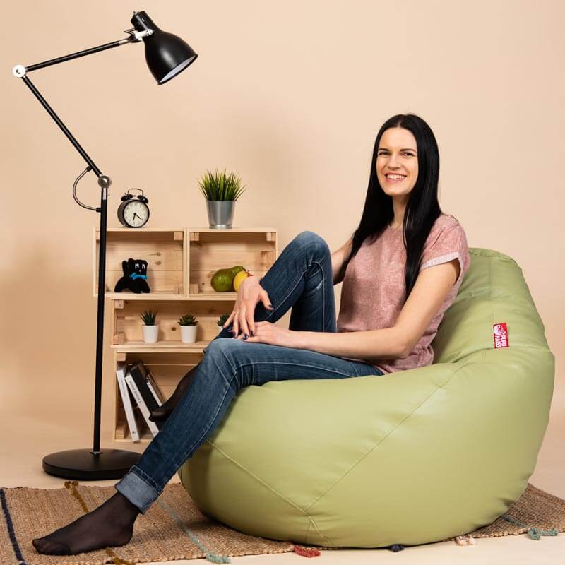 Pufs XL SMART- Olīve, no kreisā sānskata - pielietojumā