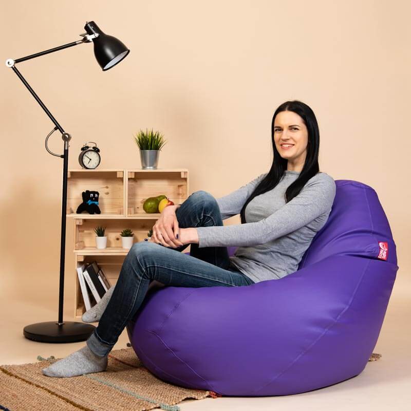 Pufs XL SMART- Lillā, no kreisā sānskata - pielietojumā