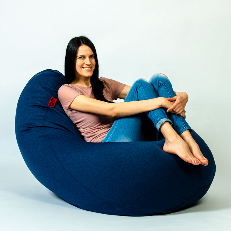 Pufs XXL COZY- Tumši zils, no labā sāna, pielietojumā